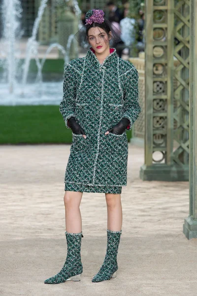 Look 4